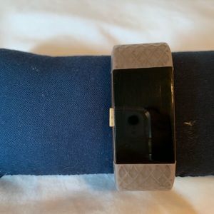 Fit bit charge 2 ⭐️ price is flexible!!!! ⭐️